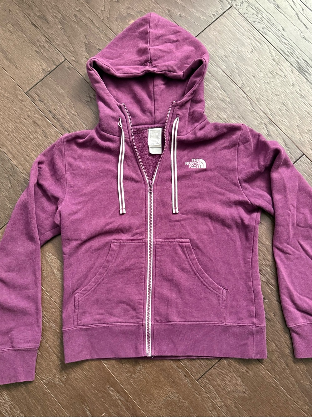 The North Face Women’s Full-Zip Hoodie in Plum Purple, Sz S